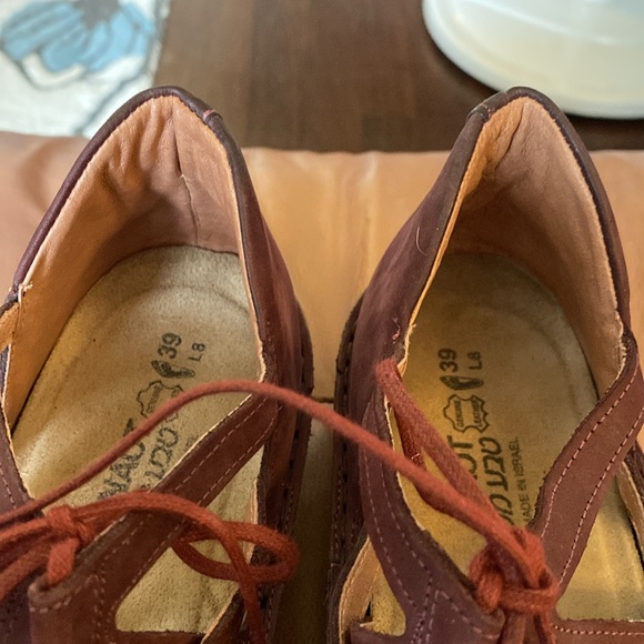 NAOT plum purple leather sandals. 100% leather with cute ties. Size Eur 39 /US 8 - Picture 7 of 12